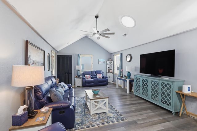 226 E 1st St, Douglass, KS 67039