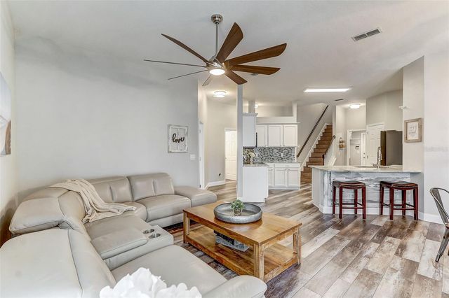 5342 RED LEAF COURT, Oviedo, FL 32765