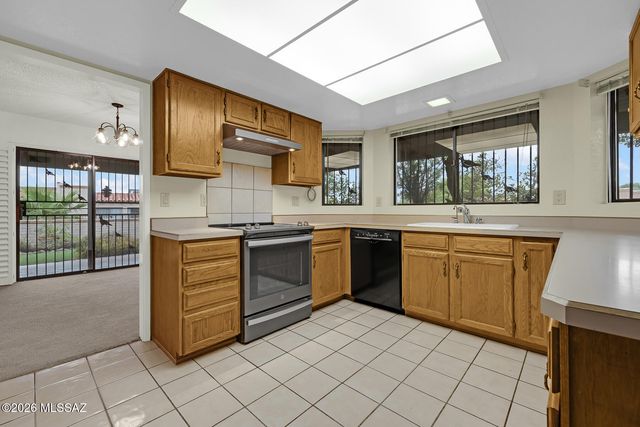 6200 E Frontier Place, Tucson, AZ 85750