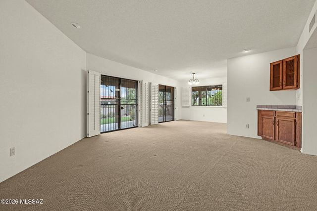 6200 E Frontier Place, Tucson, AZ 85750