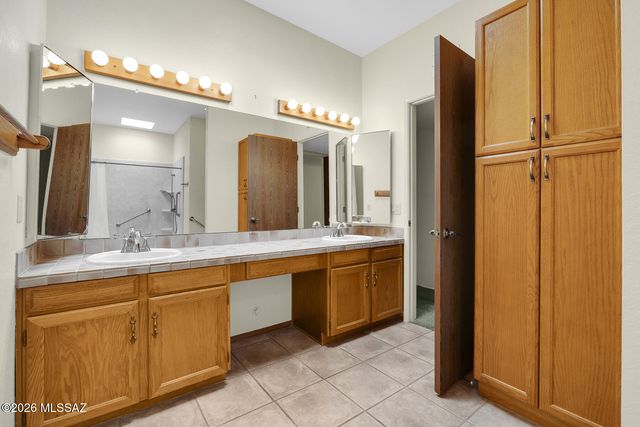 6200 E Frontier Place, Tucson, AZ 85750
