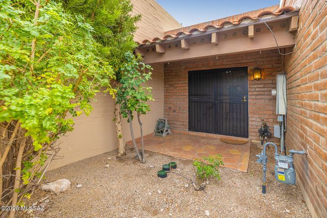 6200 E Frontier Place, Tucson, AZ 85750