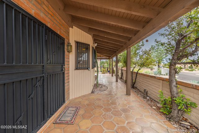 6200 E Frontier Place, Tucson, AZ 85750