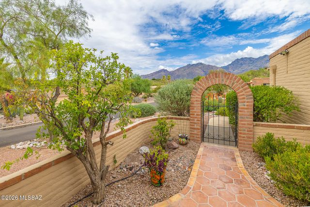 6200 E Frontier Place, Tucson, AZ 85750