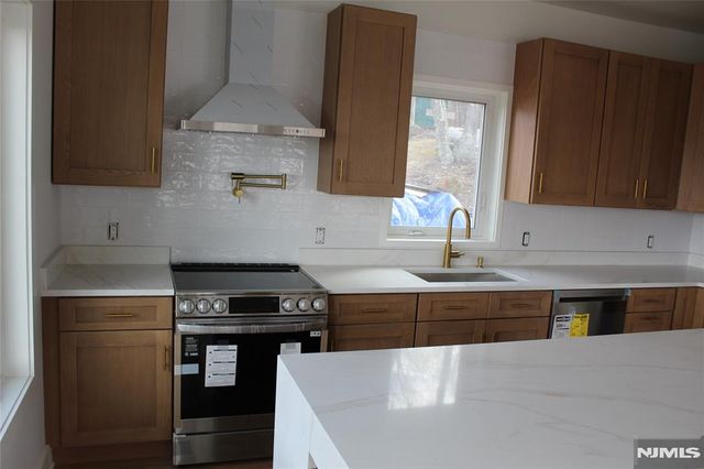 10 Alpine Trail, Vernon, NJ 07462