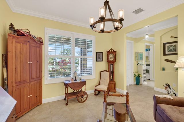 447 11th Square SW, Vero Beach, FL 32962
