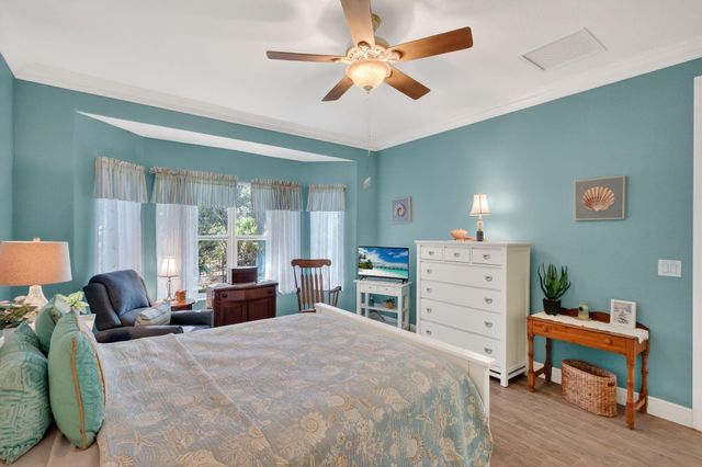 447 11th Square SW, Vero Beach, FL 32962