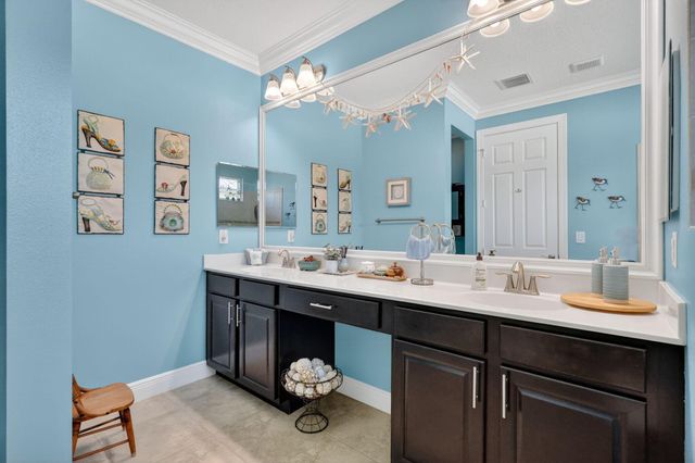 447 11th Square SW, Vero Beach, FL 32962