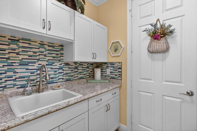 447 11th Square SW, Vero Beach, FL 32962