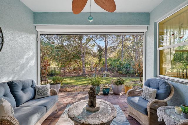 447 11th Square SW, Vero Beach, FL 32962