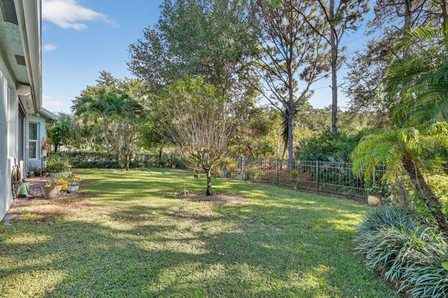 447 11th Square SW, Vero Beach, FL 32962