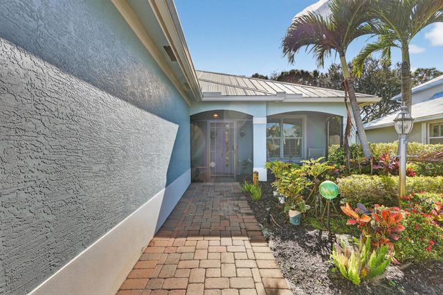 447 11th Square SW, Vero Beach, FL 32962