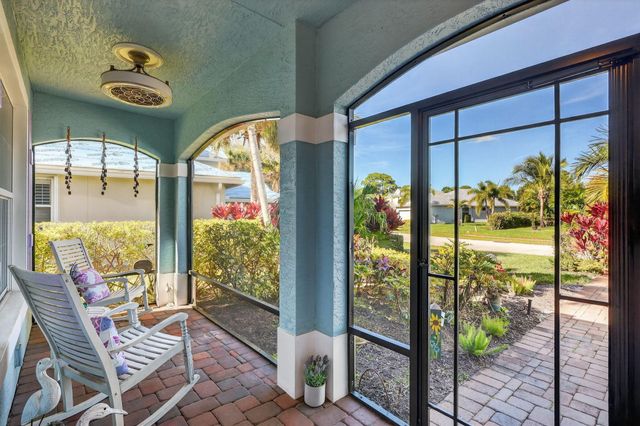 447 11th Square SW, Vero Beach, FL 32962