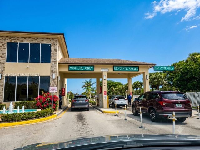 13455 SW 3rd Street 309S, Pembroke Pines, FL 33027