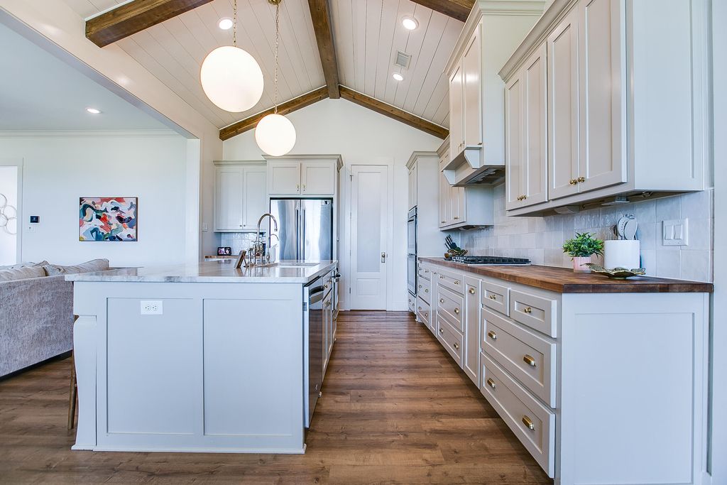 Image 15 of property listing at 12642 Rasberry Lane, San Angelo, TX 76904