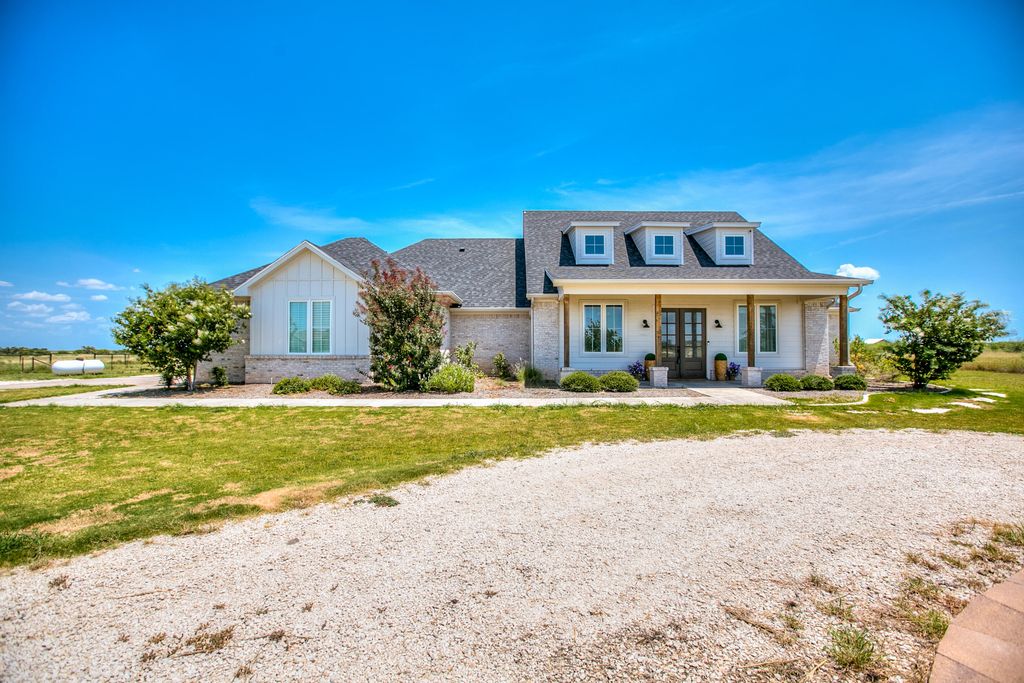 Image 3 of property listing at 12642 Rasberry Lane, San Angelo, TX 76904