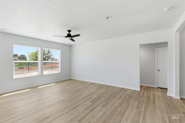 1709 Dyer St, Middleton, ID 83644