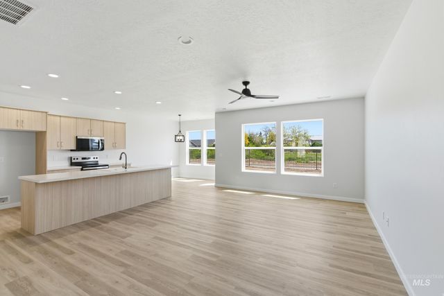 1709 Dyer St, Middleton, ID 83644