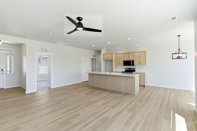 1709 Dyer St, Middleton, ID 83644