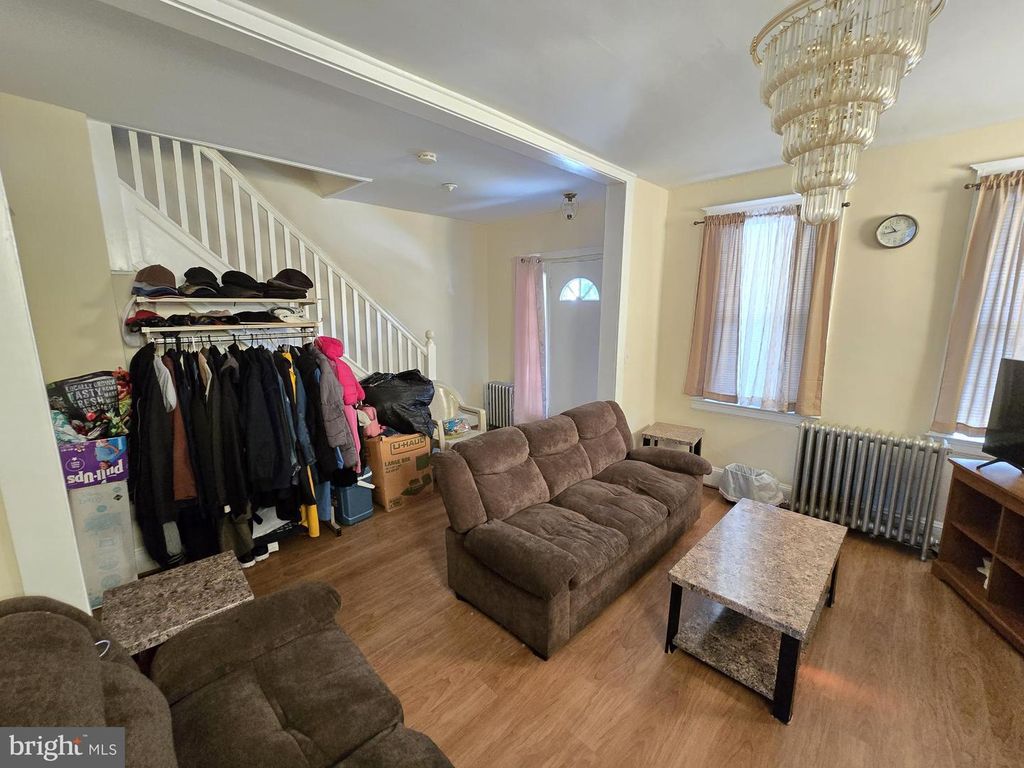 Image 8 of property listing at 816 PRIMSON AVE, Baltimore, MD 21229