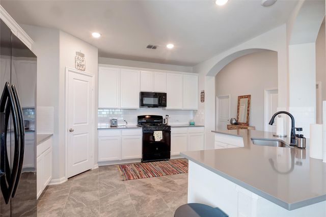 574 Sugar Cane RD, Buda, TX 78610