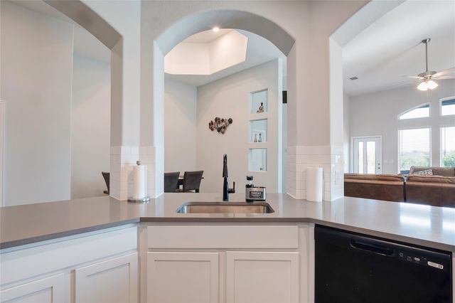 574 Sugar Cane RD, Buda, TX 78610