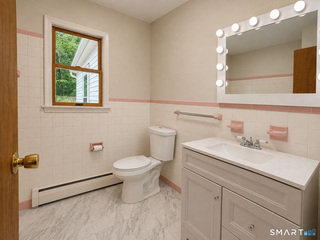 19 Hillside Circle, Brookfield, CT 06804
