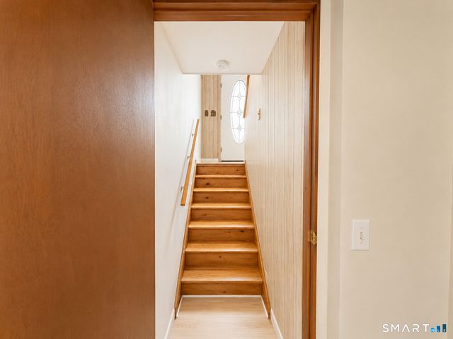 19 Hillside Circle, Brookfield, CT 06804