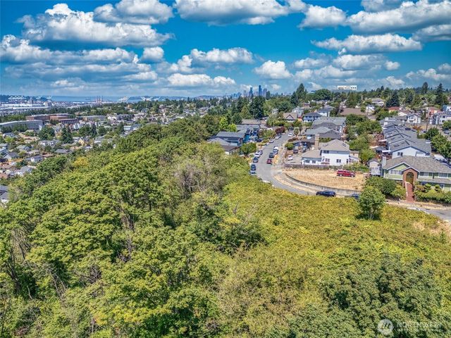 2005 S Raymond Street, Seattle, WA 98108