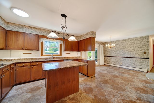 3418 REGIS Drive, Erie, PA 16510