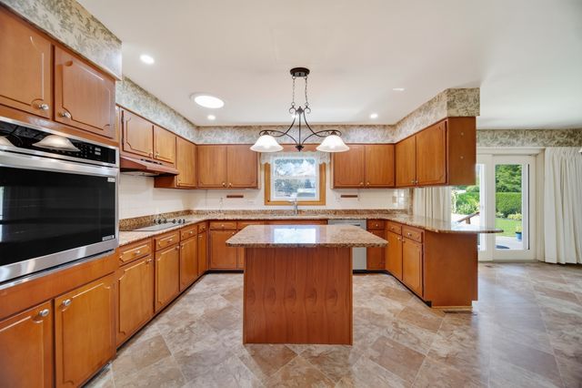3418 REGIS Drive, Erie, PA 16510
