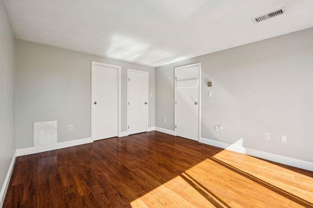 55 River Rd Apt 6A, Manchester, NH 03104