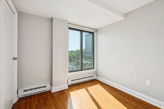 55 River Rd Apt 6A, Manchester, NH 03104