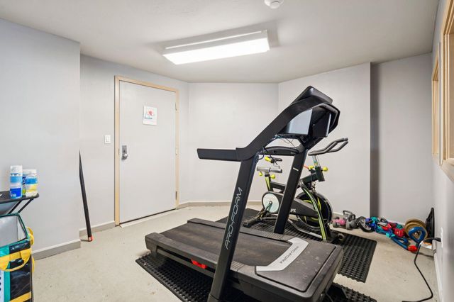 55 River Rd Apt 6A, Manchester, NH 03104