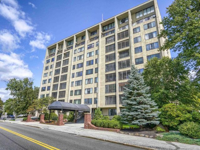 55 River Rd Apt 6A, Manchester, NH 03104