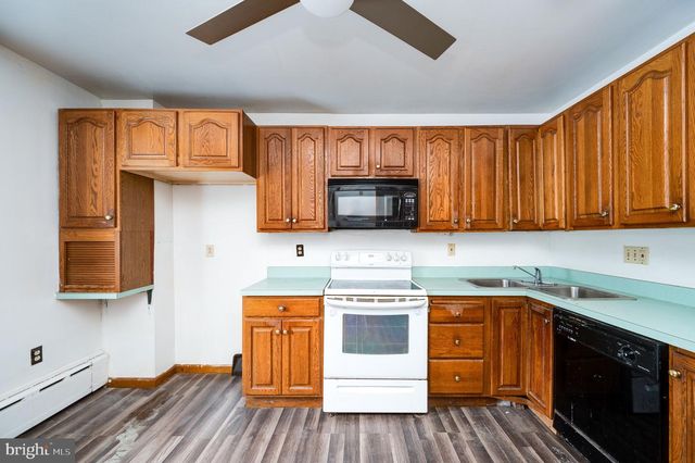 102 WATER STREET, New Philadelphia, PA 17959