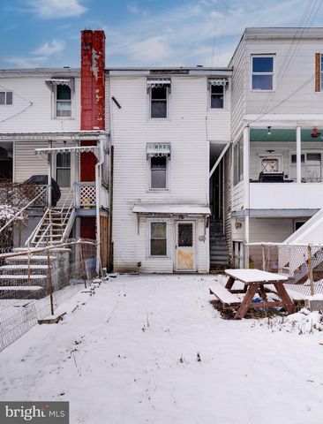 102 WATER STREET, New Philadelphia, PA 17959