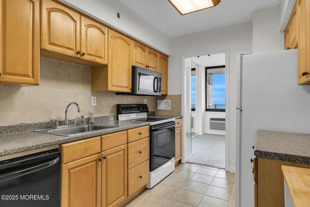 1 Channel Drive 1507, Monmouth Beach, NJ 07750