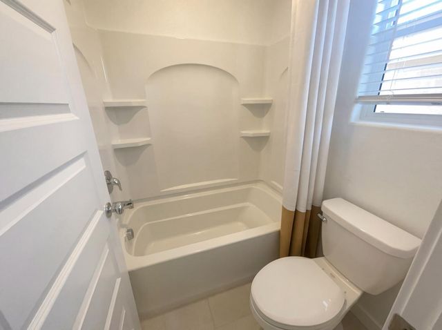 8475 Anker Way, Elk Grove, CA 95757