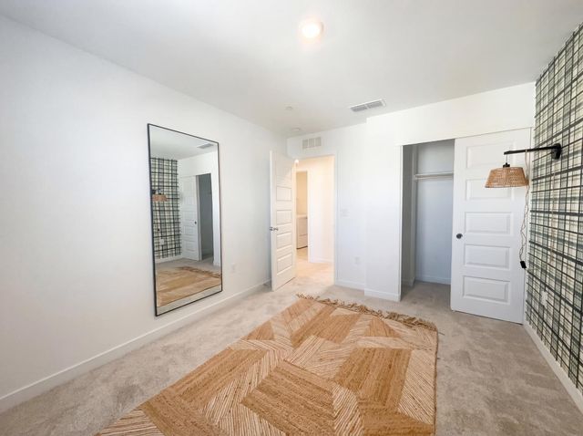 8475 Anker Way, Elk Grove, CA 95757