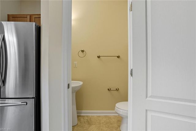 230 Paradise DR, Portsmouth, VA 23701