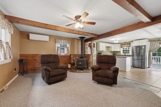 4 Olive Dr, Leominster, MA 01453