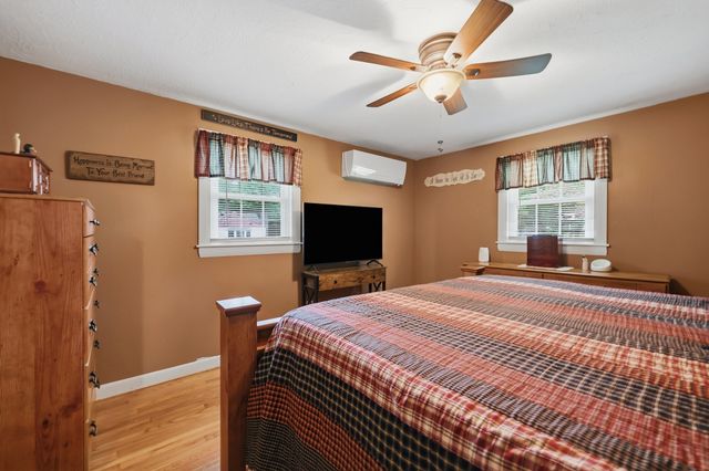 4 Olive Dr, Leominster, MA 01453