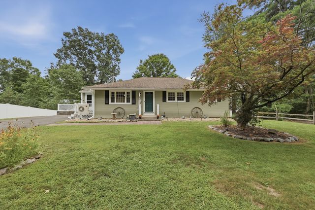 4 Olive Dr, Leominster, MA 01453