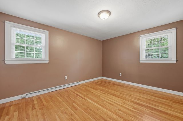 4 Olive Dr, Leominster, MA 01453