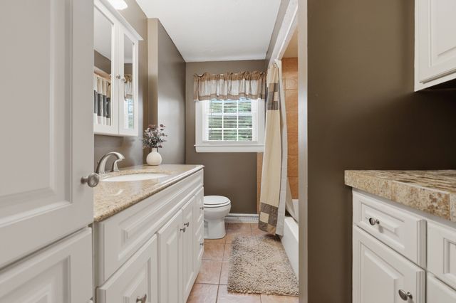 4 Olive Dr, Leominster, MA 01453