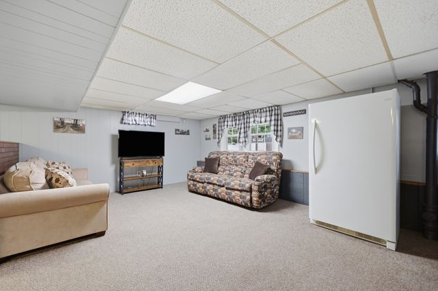4 Olive Dr, Leominster, MA 01453