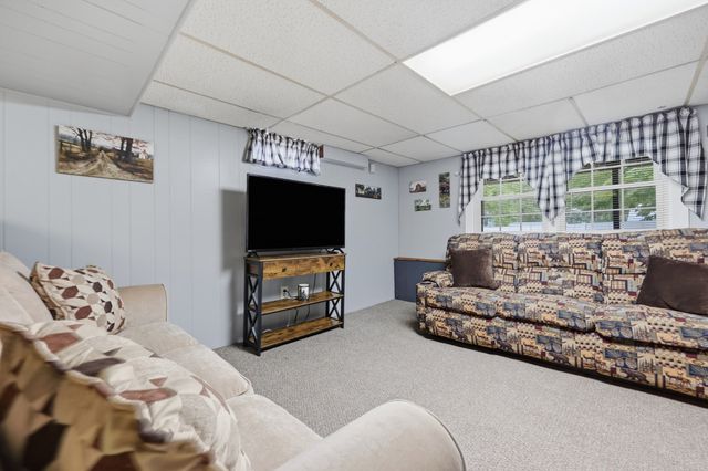 4 Olive Dr, Leominster, MA 01453