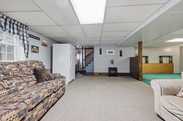 4 Olive Dr, Leominster, MA 01453
