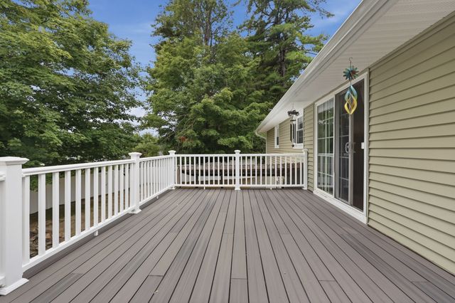4 Olive Dr, Leominster, MA 01453